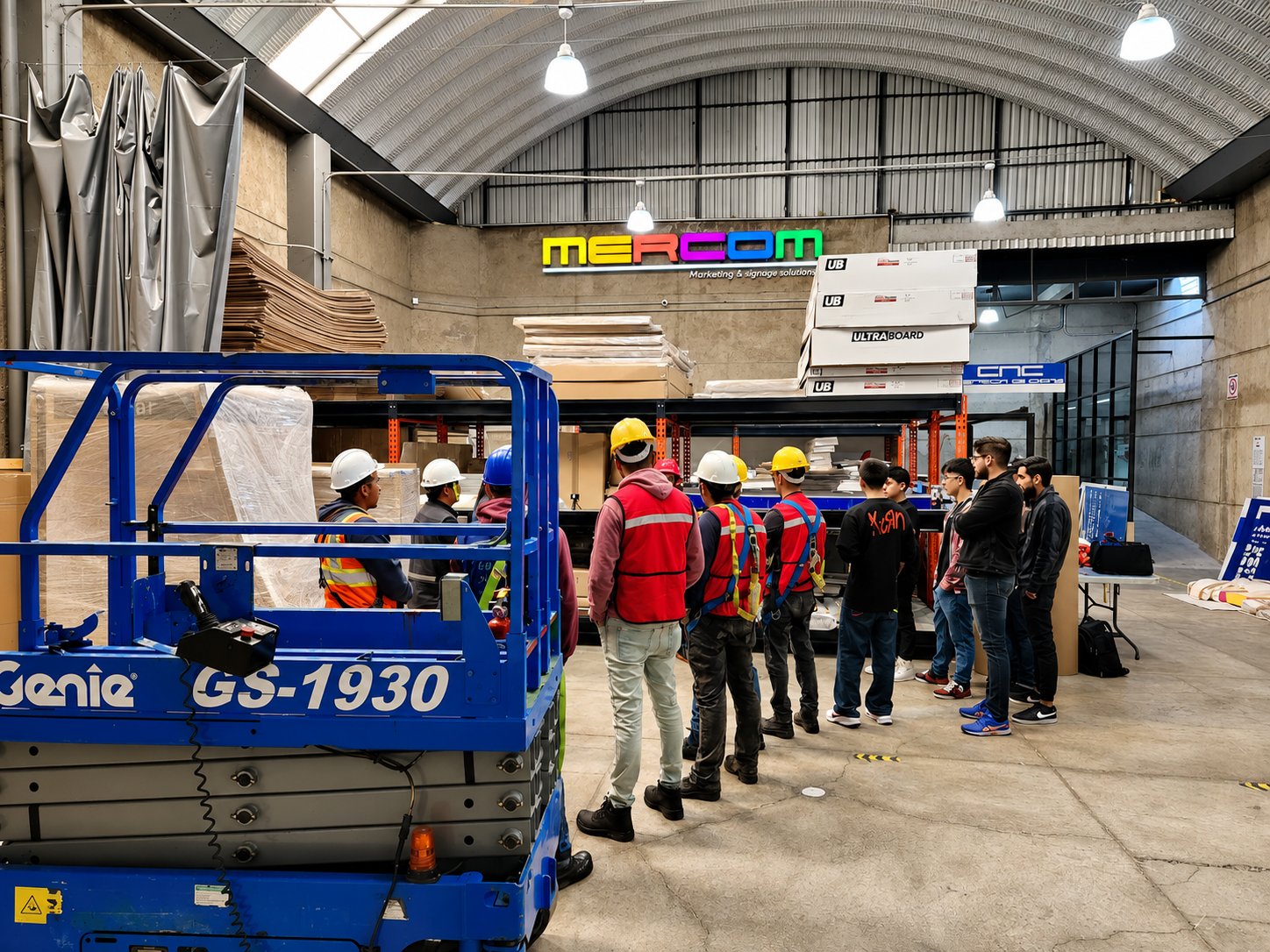 Equipo en la nave de producción — Sucursal Atizapán
